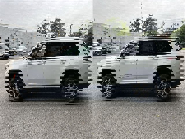 New 2025 Jeep Grand Cherokee L Limited image 5