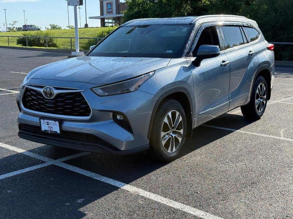 Certified 2022 Toyota Highlander XLE image 12