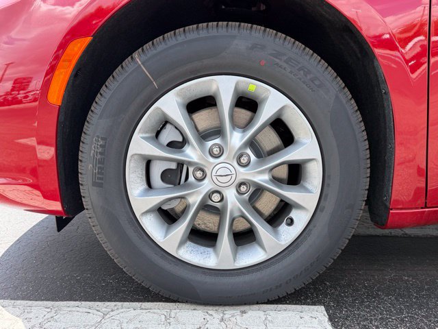 New 2026 Chrysler Pacifica Select AWD/4WD image 7