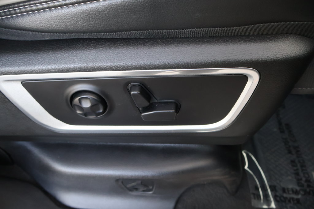Used 2019 RAM 1500 Laramie AWD/4WD image 45