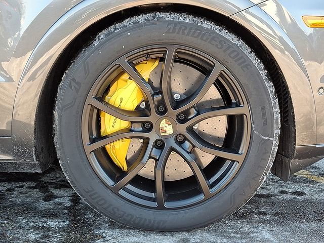 New 2026 Porsche Cayenne GTS image 12