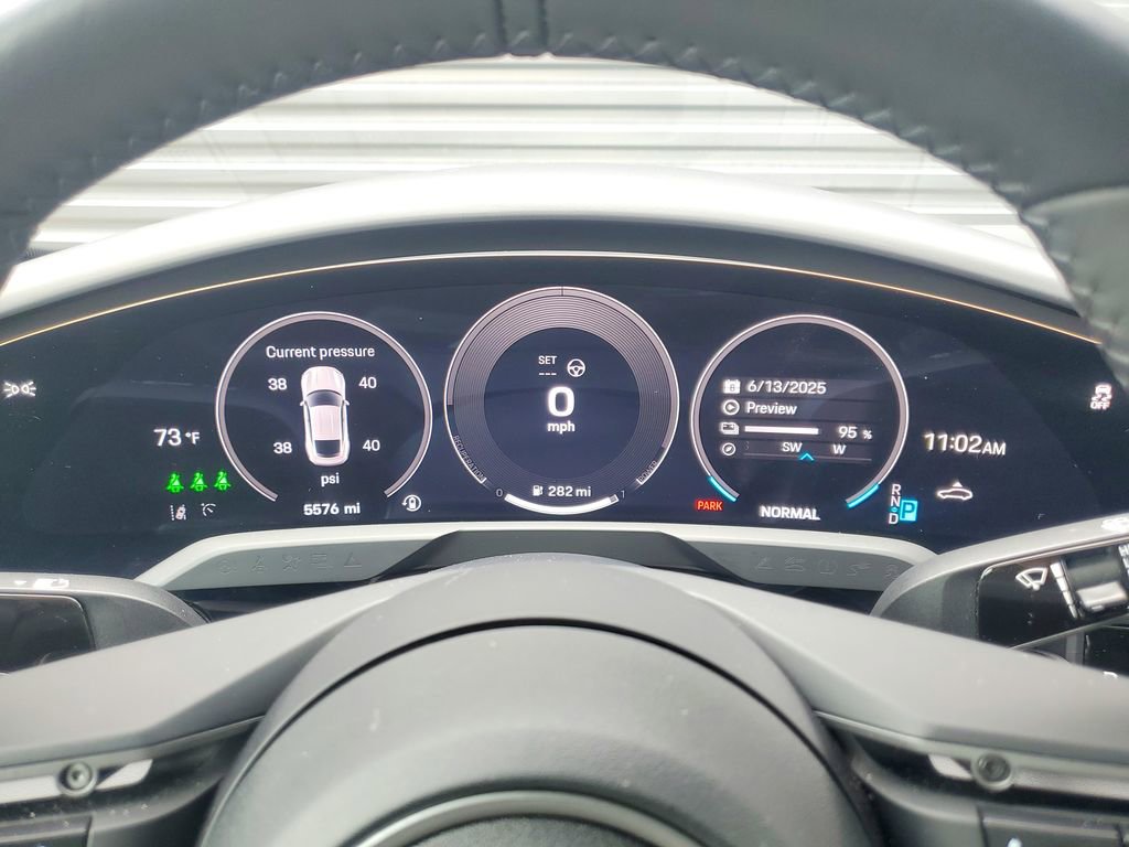 Certified 2025 Porsche Taycan 4S image 10