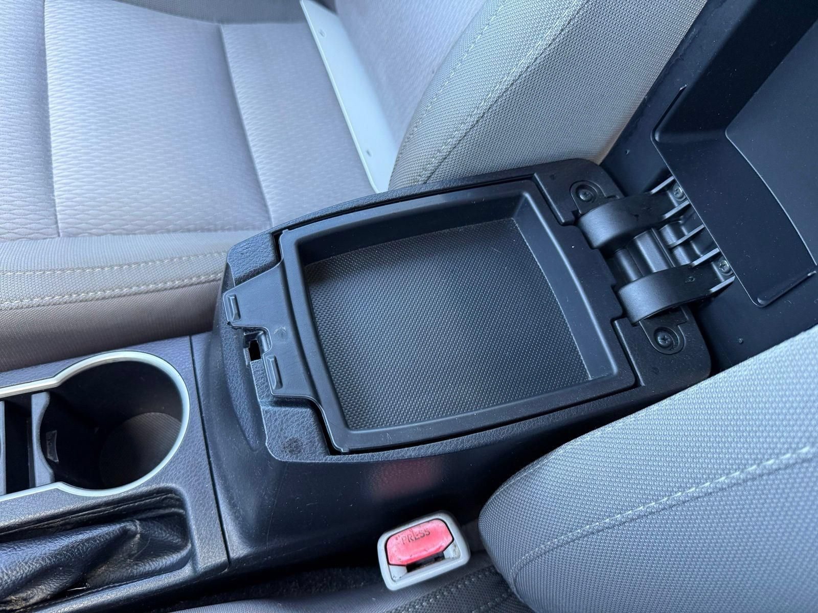 Used 2014 Toyota Corolla LE FWD image 34
