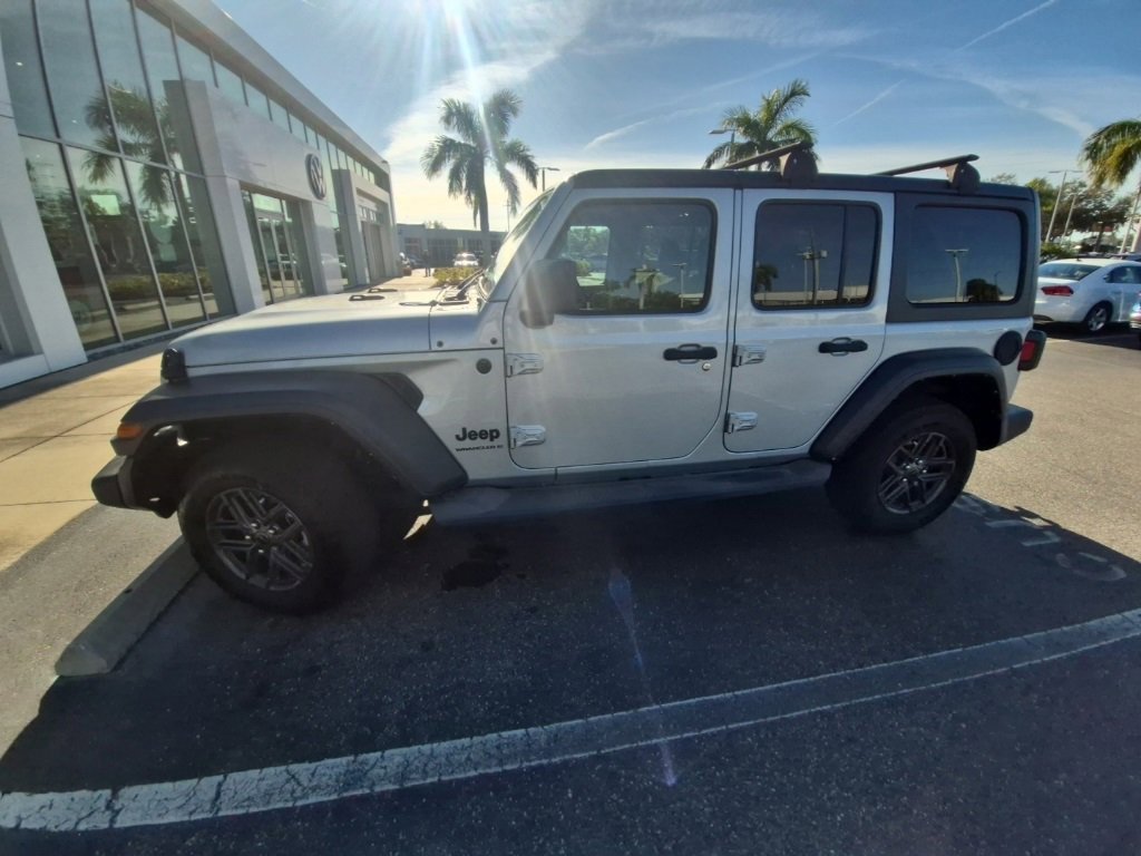 Used 2024 Jeep Wrangler Sport S image 3