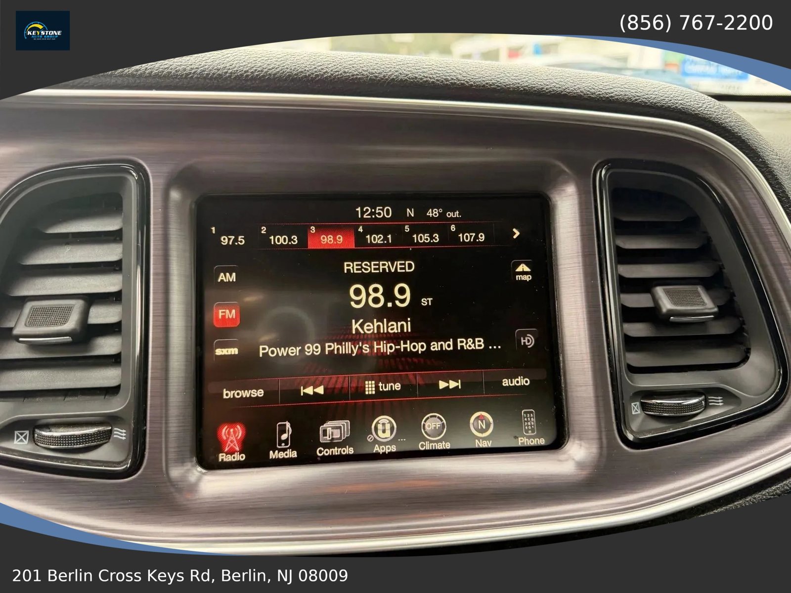 Used 2015 Dodge Challenger SXT RWD image 21
