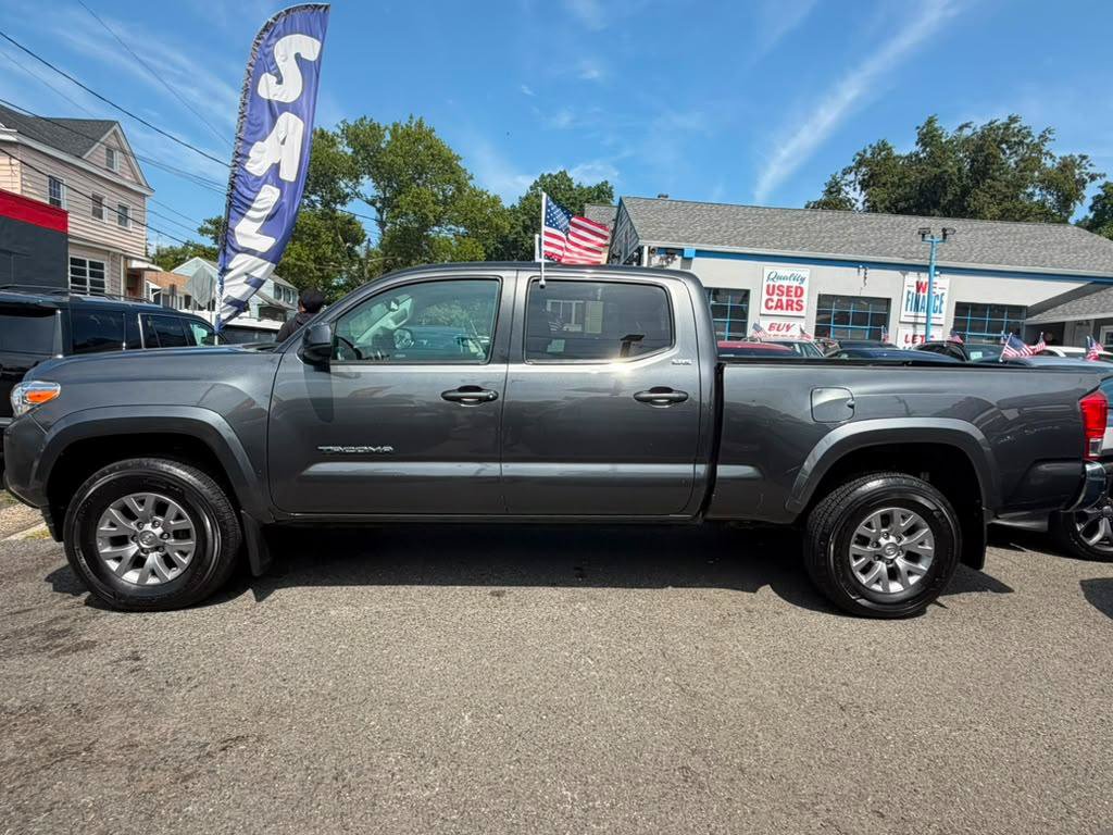 Used 2017 Toyota Tacoma SR5 w/ Tow Package AWD/4WD image 8