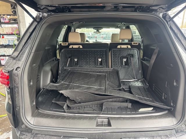 Used 2023 Chevrolet Traverse LS w/ LPO, Floor Liner Package AWD/4WD image 20
