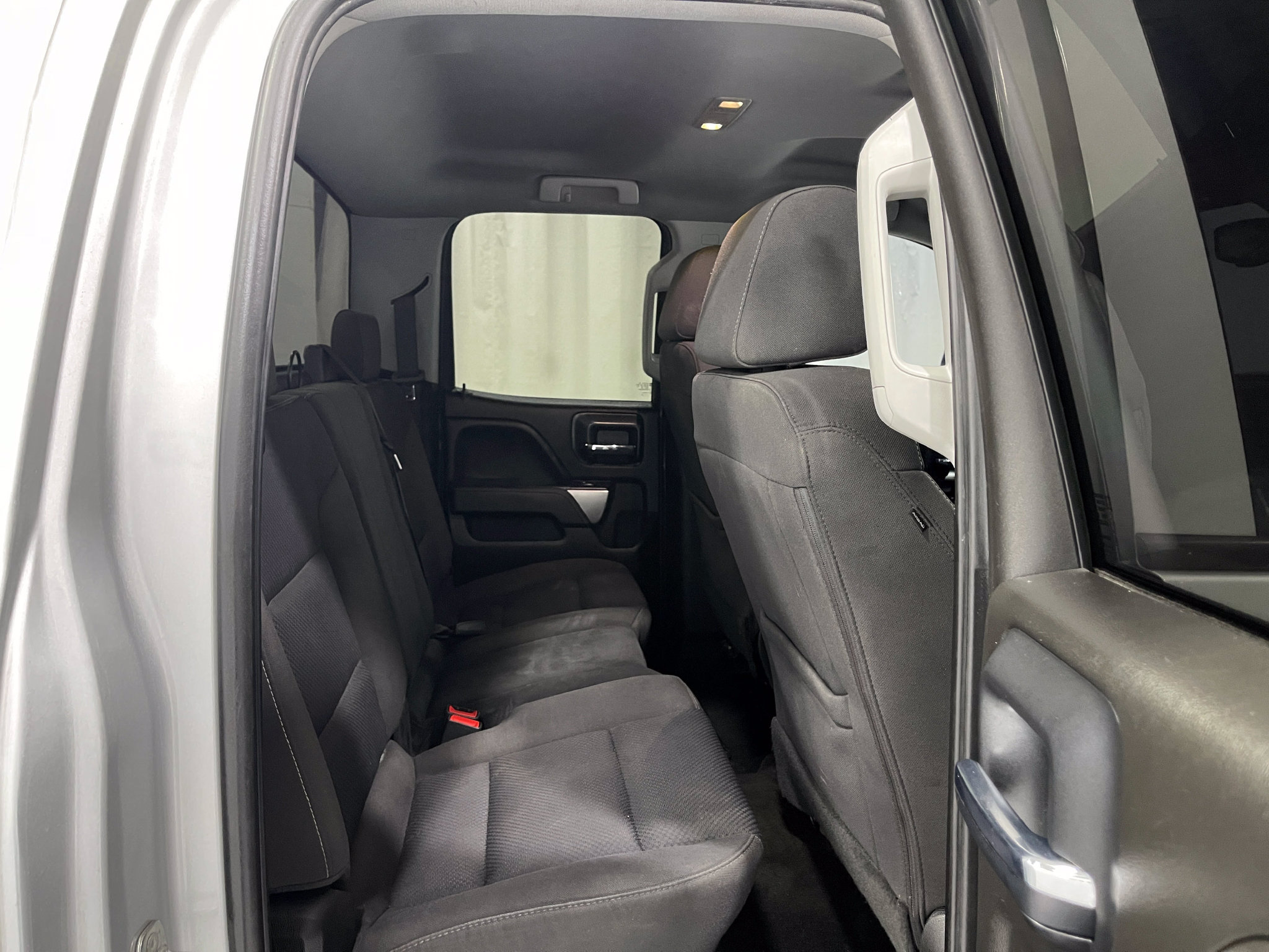 Used 2018 Chevrolet Silverado 1500 LT w/ Trailering Package AWD/4WD image 28