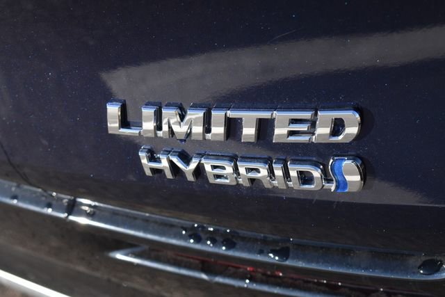 Used 2023 Toyota Sienna Limited image 17