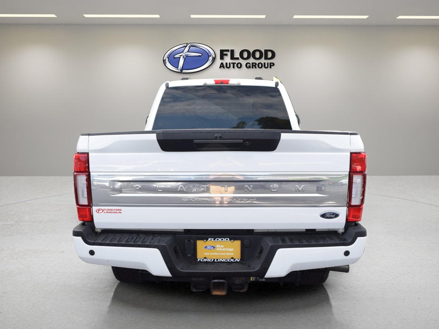 Used 2022 Ford F350 Platinum w/ FX4 Off-Road Package AWD/4WD image 5