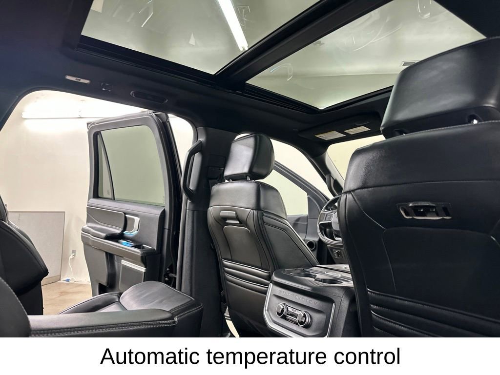 Used 2025 Ford Expedition Platinum w/ Stealth Appearance Package AWD/4WD image 23