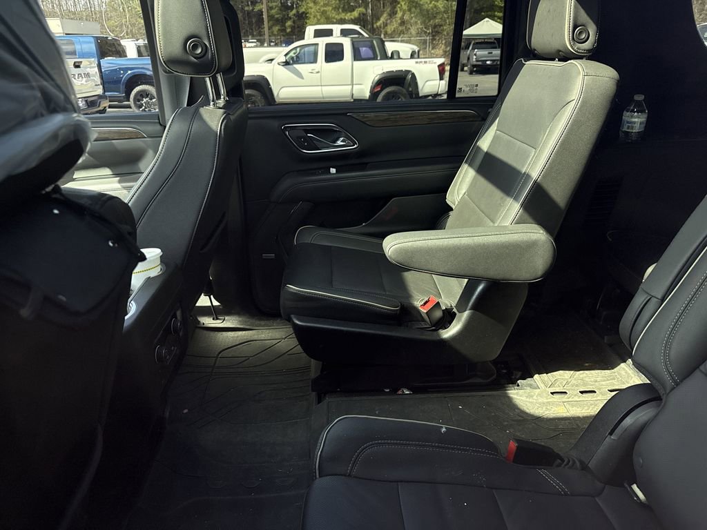 Used 2023 Chevrolet Suburban Premier w/ Max Trailering Package image 9