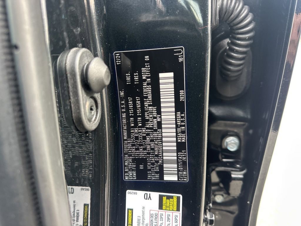 Used 2025 Toyota Corolla Cross LE image 32