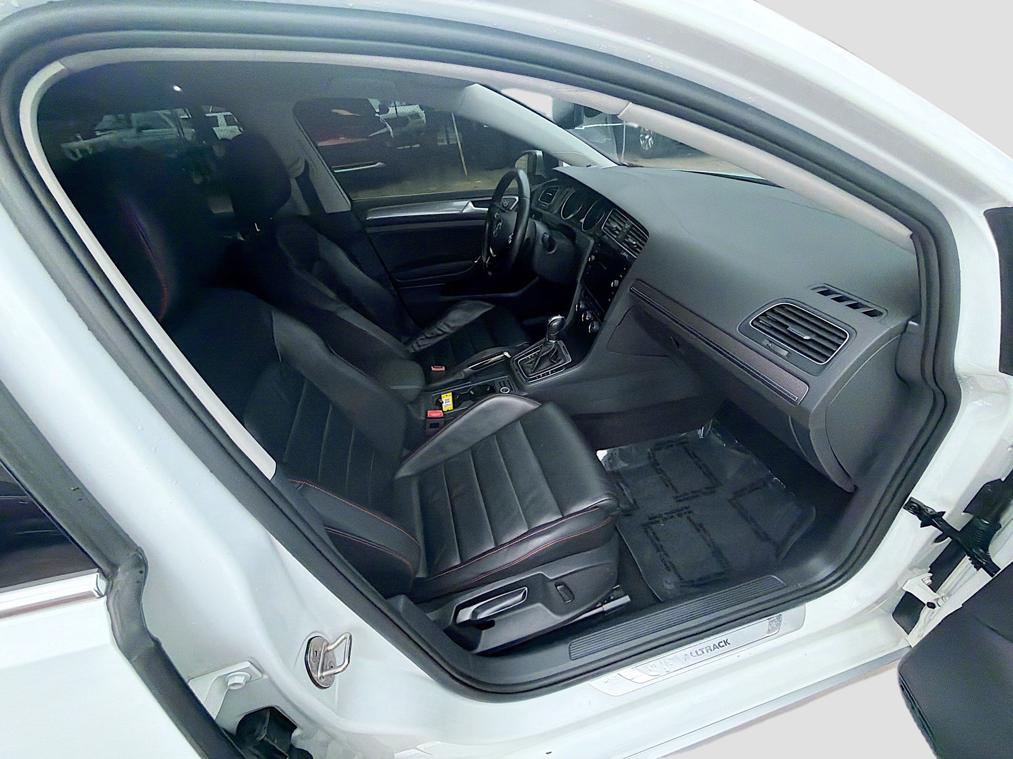 Used 2019 Volkswagen Golf Alltrack SE image 31