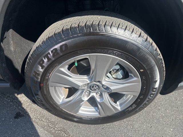 Used 2025 Toyota RAV4 XLE image 14