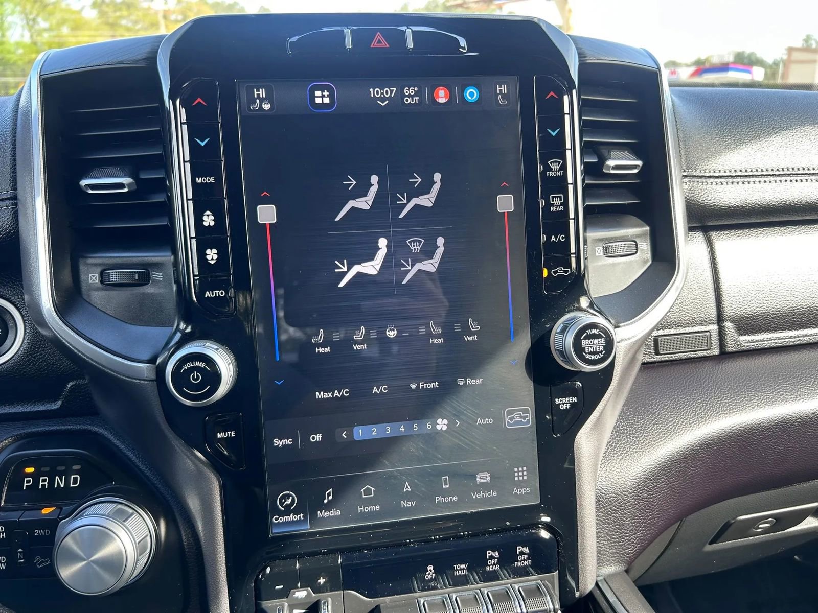 Used 2024 RAM 2500 Laramie w/ Night Edition image 28