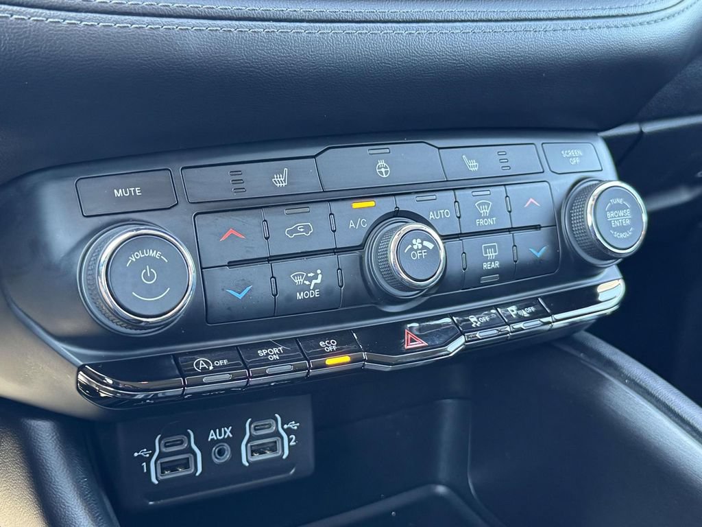 Used 2021 Dodge Durango SXT AWD/4WD image 19