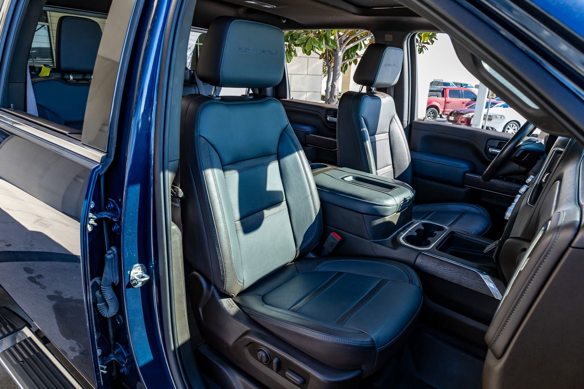 Used 2021 GMC Sierra 2500 Denali w/ Denali Ultimate Package image 24