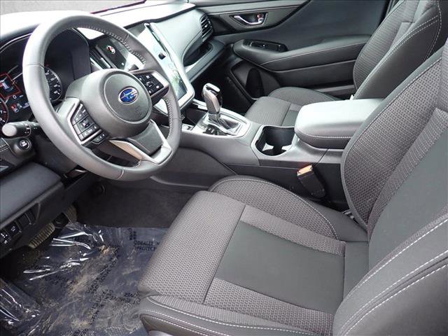 Used 2025 Subaru Outback Premium AWD/4WD image 12