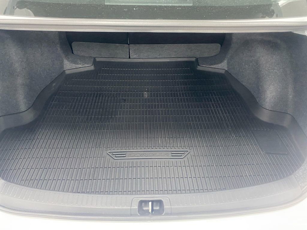 Used 2026 Toyota Corolla SE image 17