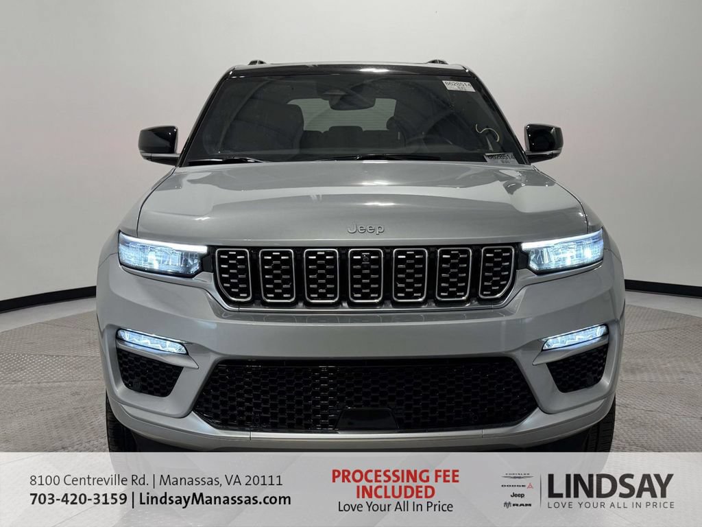 Used 2024 Jeep Grand Cherokee Summit w/ Luxury Tech Group V AWD/4WD image 3