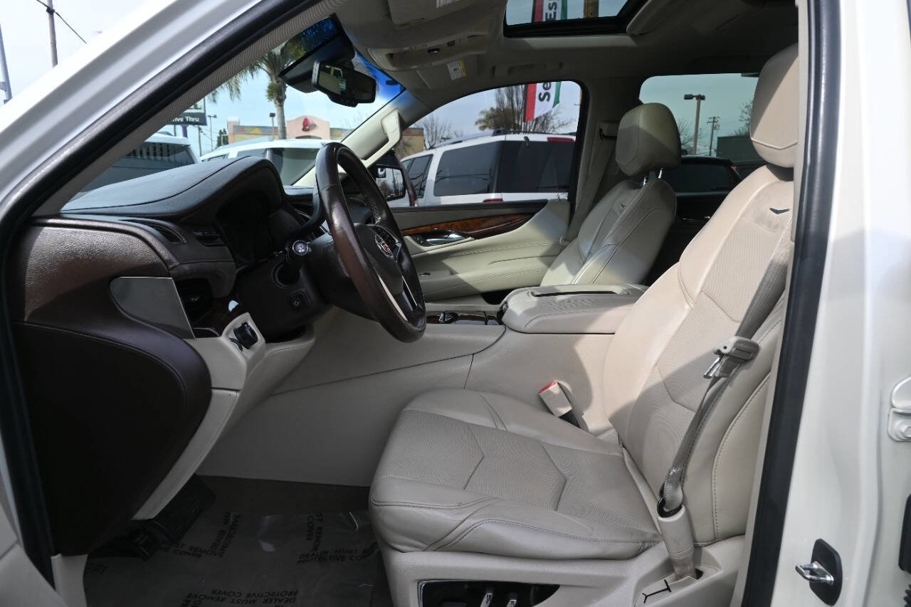 Used 2015 Cadillac Escalade Luxury RWD image 10