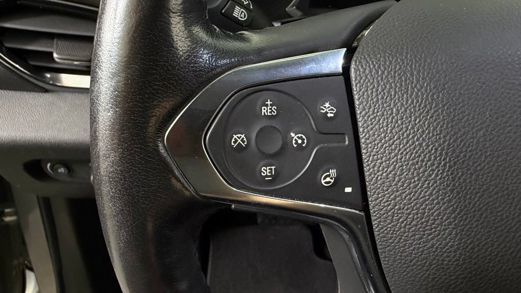 Used 2018 Chevrolet Traverse Premier AWD/4WD image 17