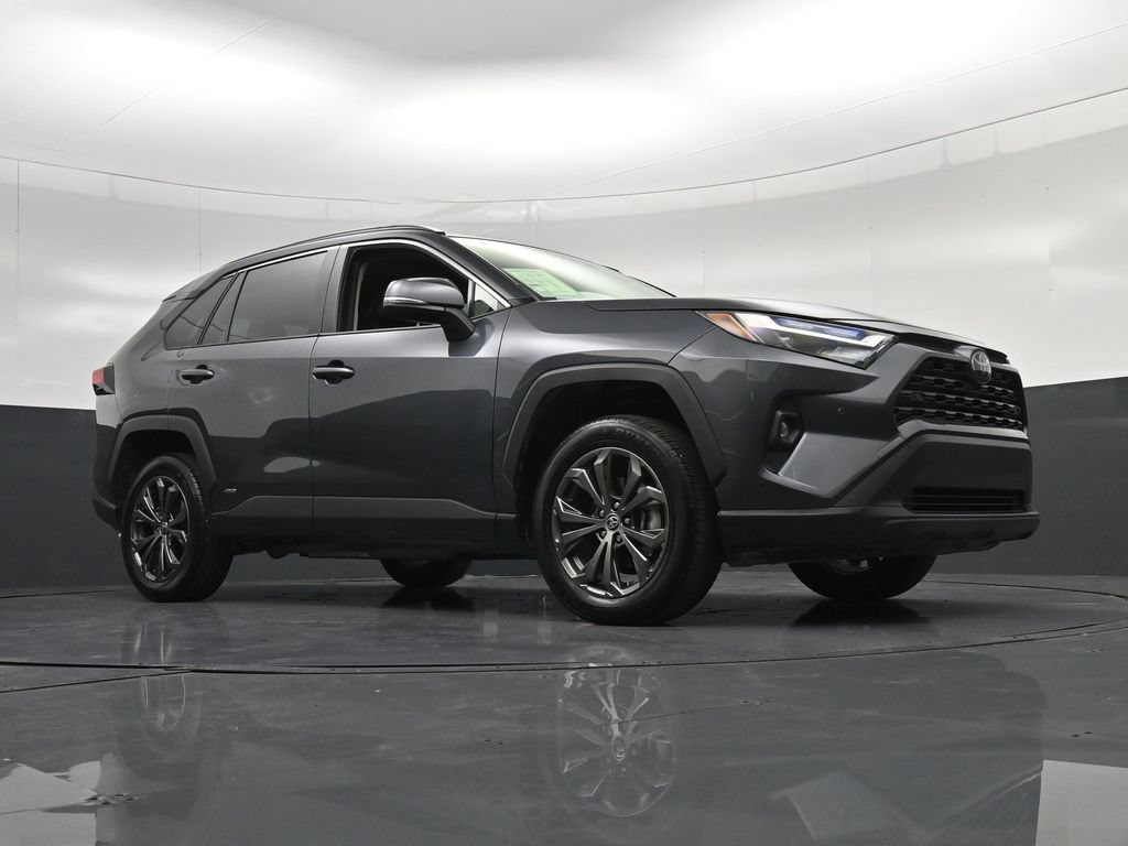 Used 2025 Toyota RAV4 XLE Premium w/ Weather Package AWD/4WD image 30