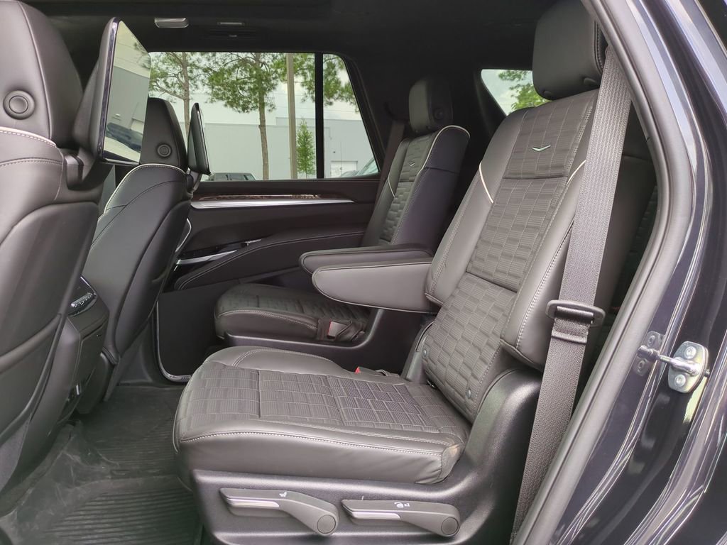 Used 2026 Cadillac Escalade Platinum Sport w/ LPO, ONYX Package image 13