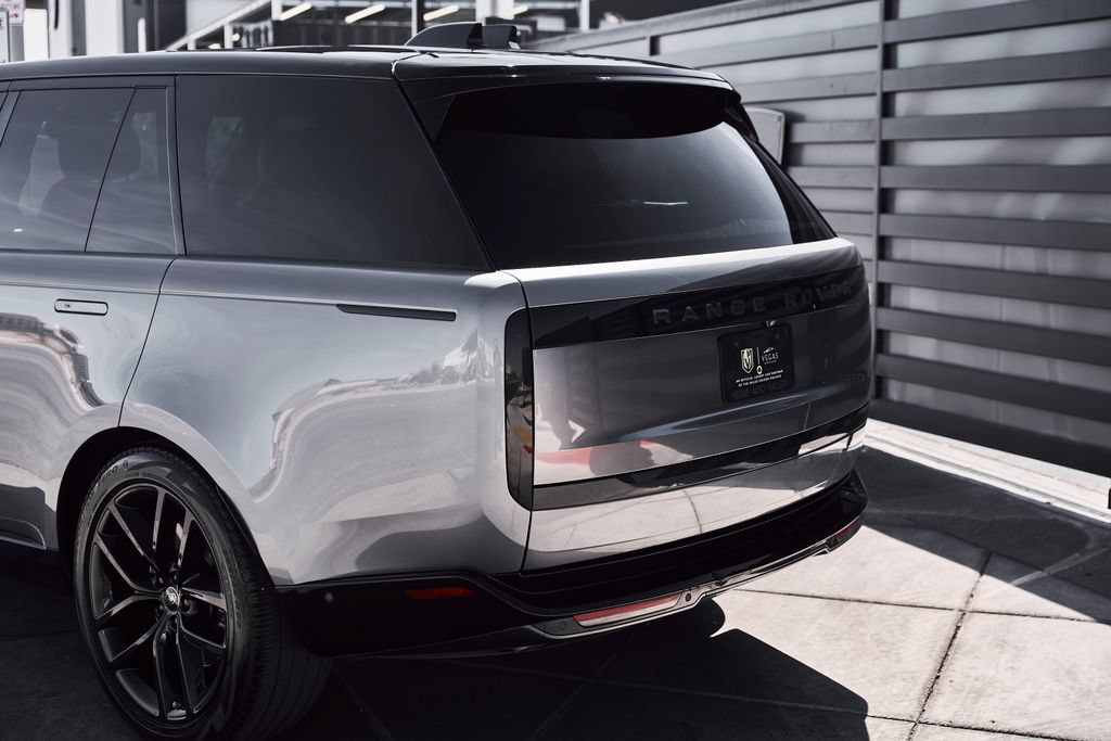 Used 2024 Land Rover Range Rover SE AWD/4WD image 6