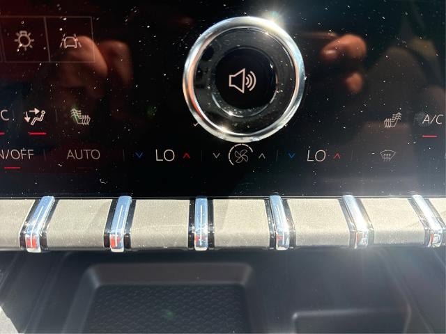 New 2026 GMC Acadia Elevation w/ Elevation Premium Package AWD/4WD image 19