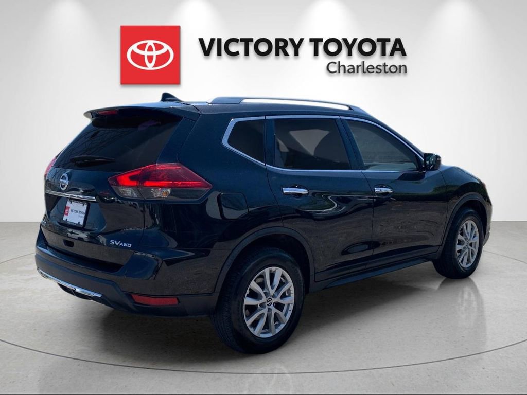 Used 2018 Nissan Rogue SV image 7