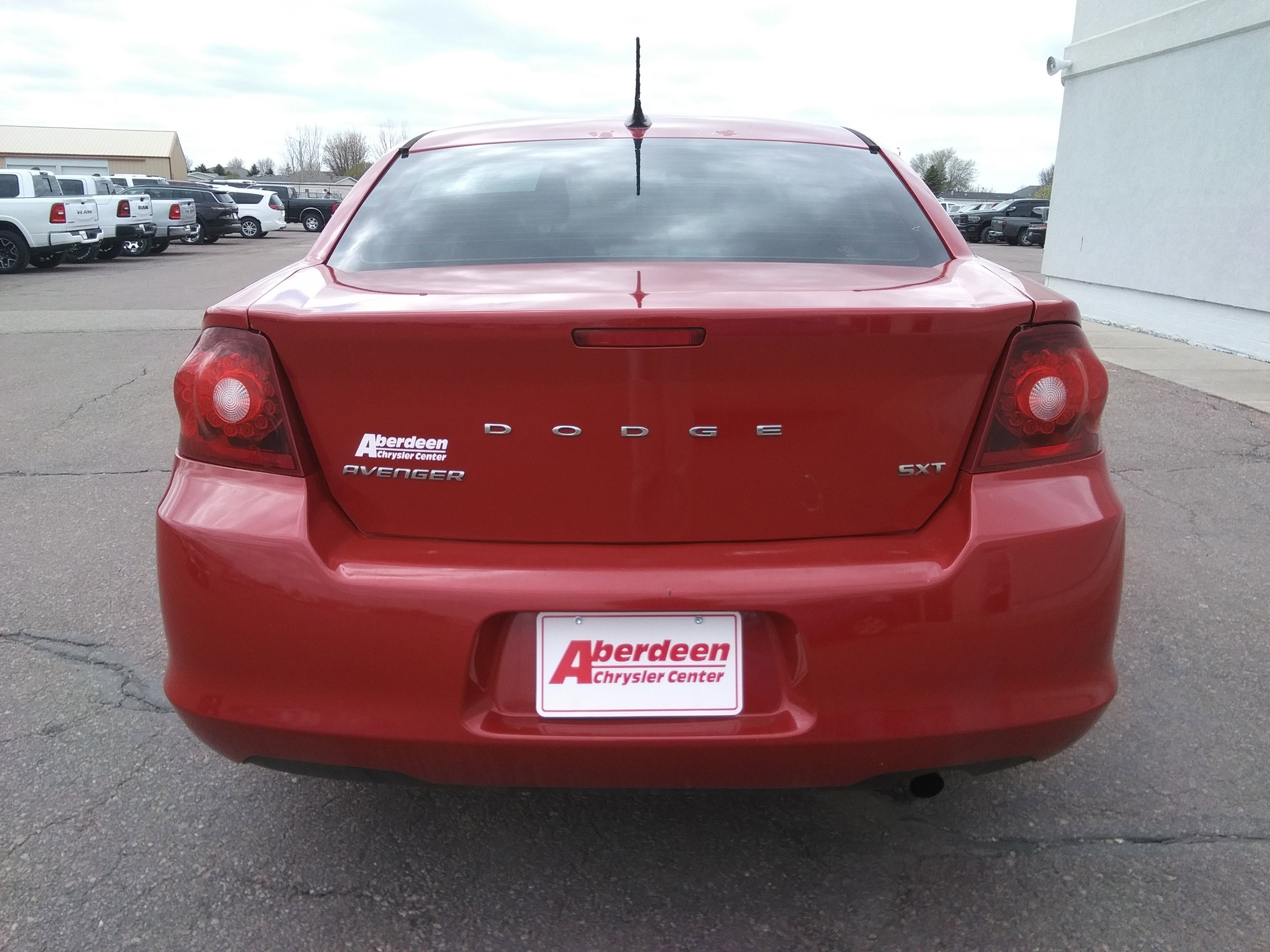 Used 2013 Dodge Avenger SXT FWD image 6