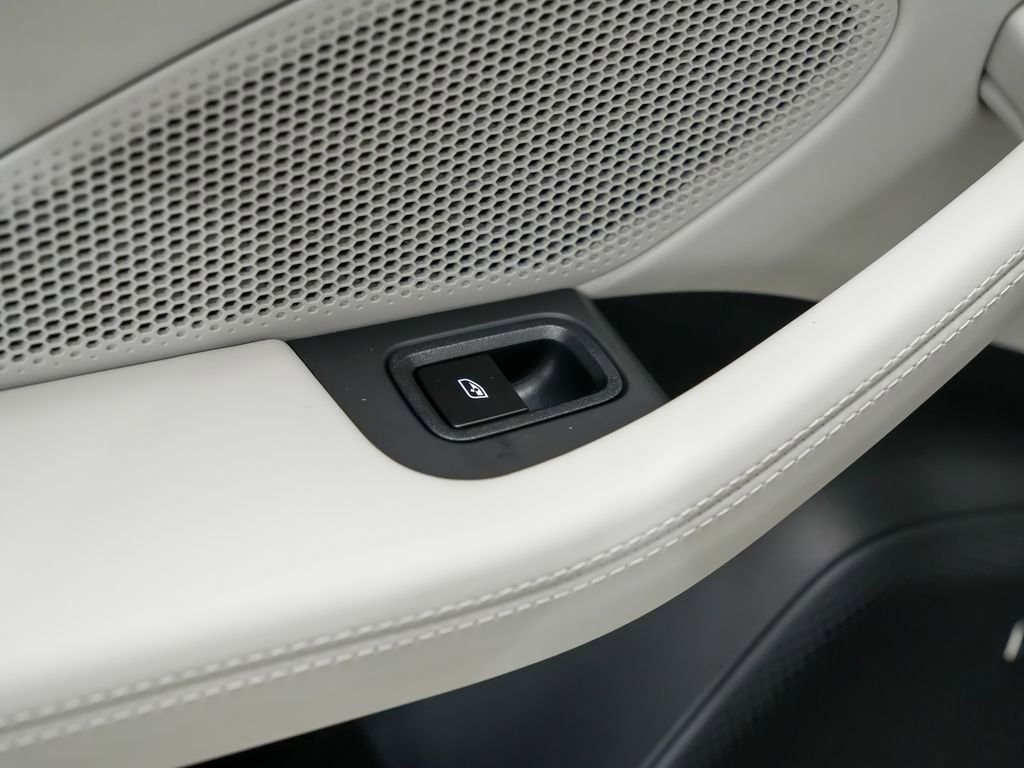 New 2026 Porsche Macan 4 Electric AWD/4WD image 17