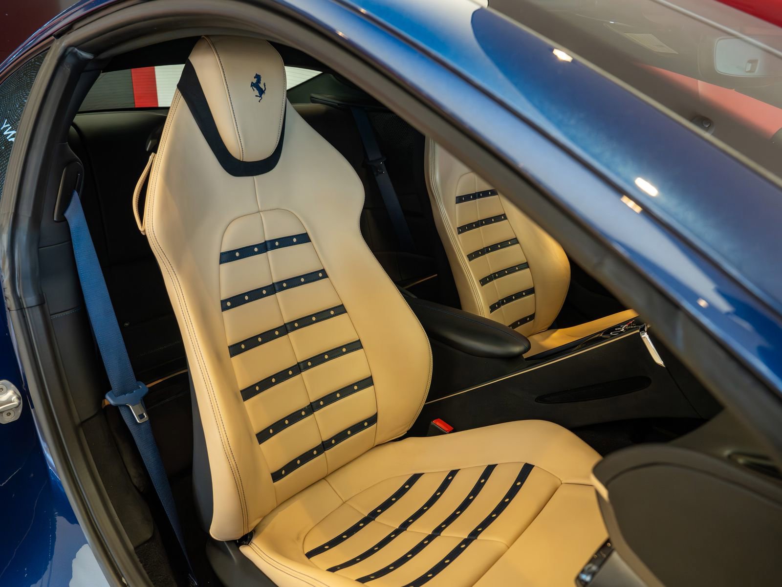 Used 2021 Ferrari Roma RWD image 21