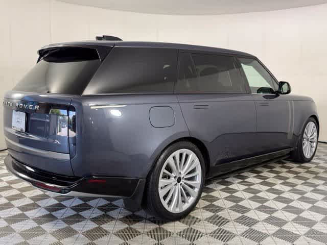Used 2024 Land Rover Range Rover Long Wheelbase SE AWD/4WD image 8