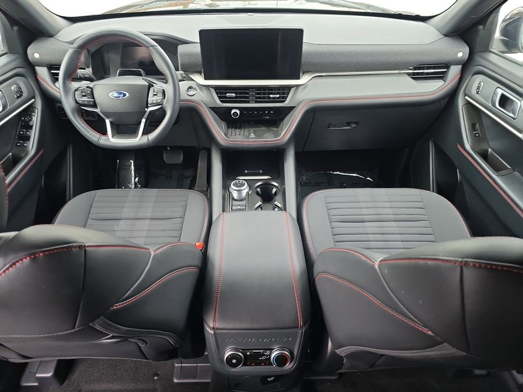 Used 2025 Ford Explorer ST-Line w/ Premium Package image 12