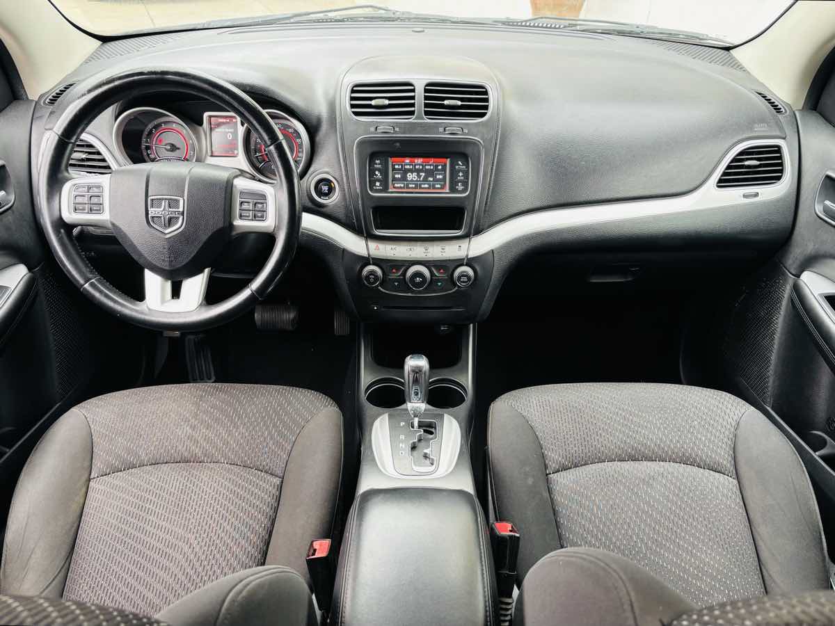 Used 2016 Dodge Journey SE w/ Flexible Seating Group FWD image 12