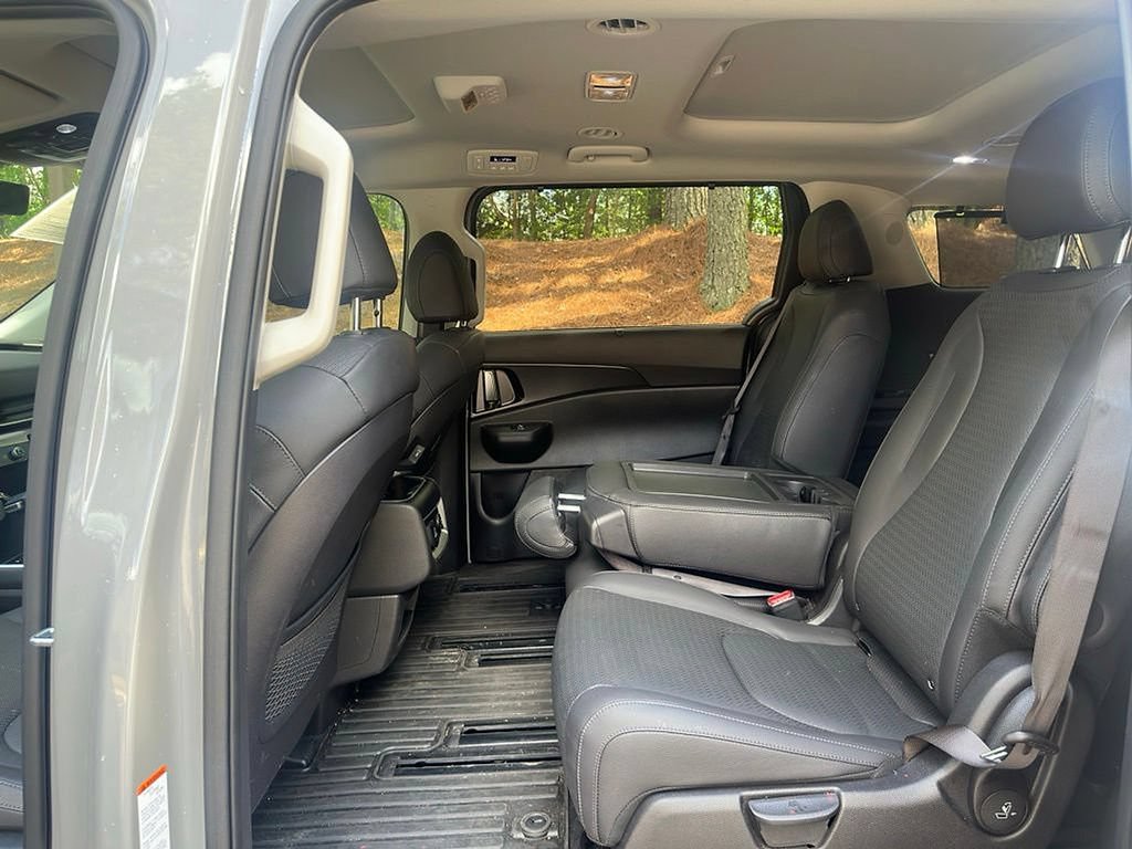 Used 2025 Kia Carnival SX Prestige FWD image 19