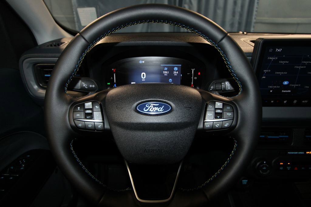 Used 2025 Ford Maverick Lobo image 10