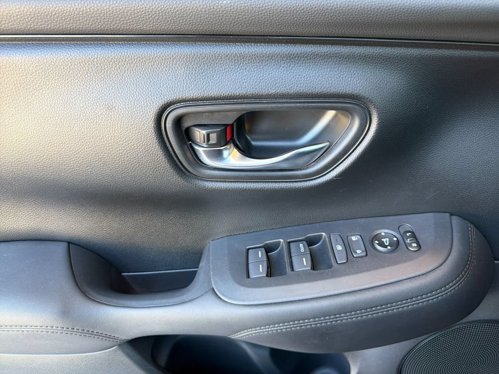 Used 2023 Honda HR-V LX image 12