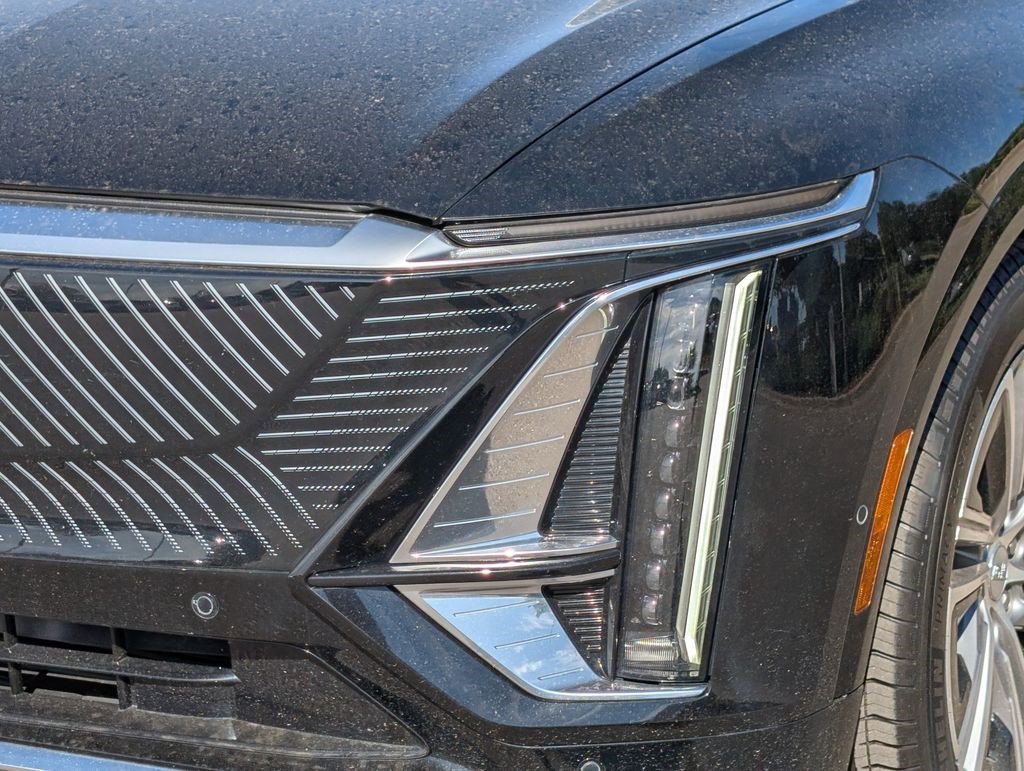 Certified 2024 Cadillac Lyriq Luxury AWD/4WD image 8