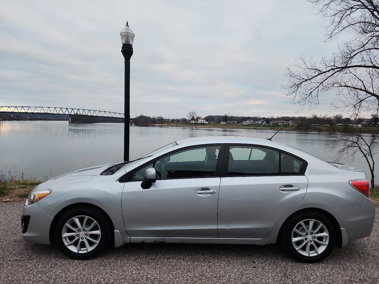 Used 2012 Subaru Impreza 2.0i Premium w/ All-Weather Pkg AWD/4WD image 2