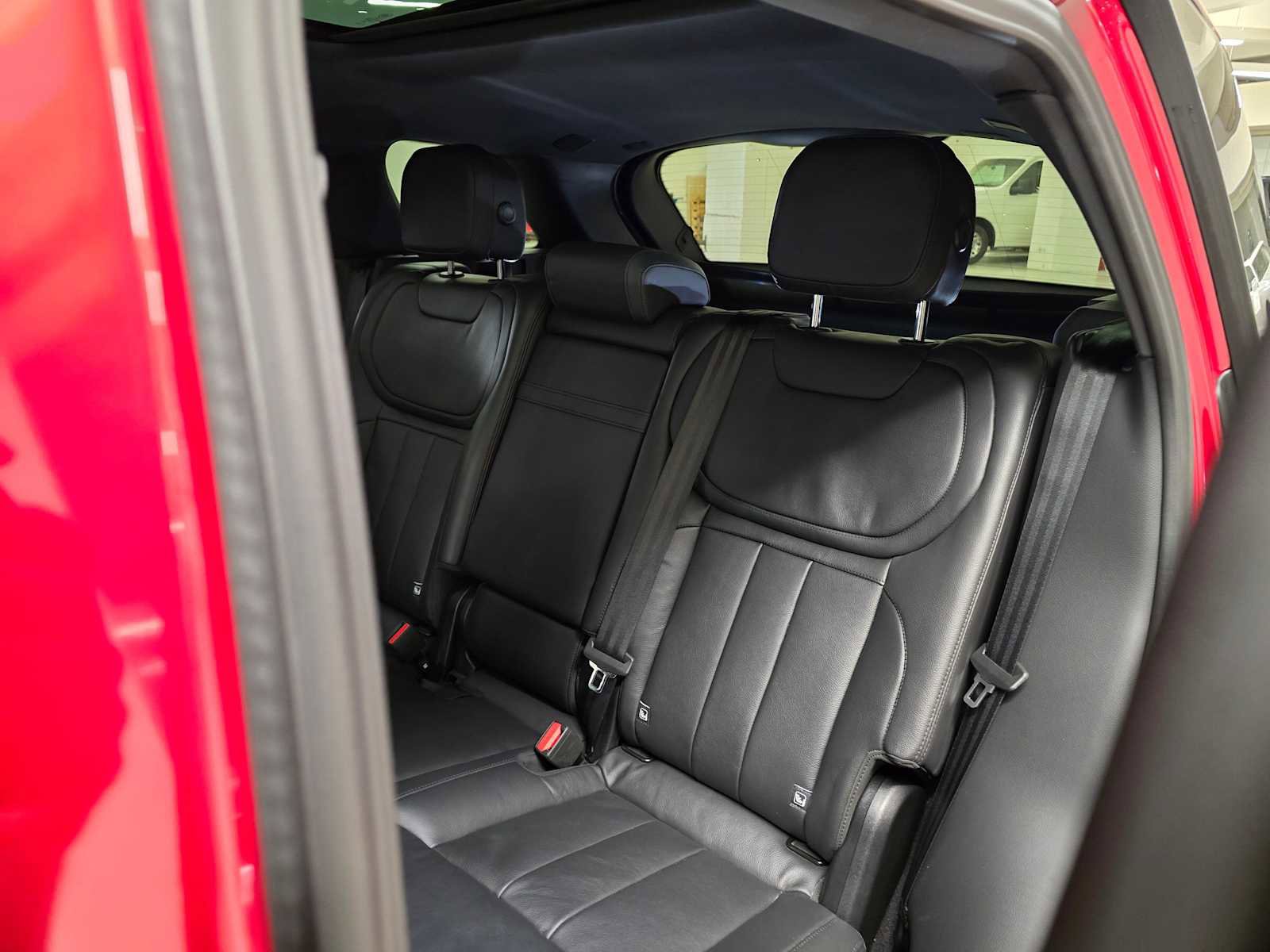 Used 2025 Land Rover Range Rover Sport image 20