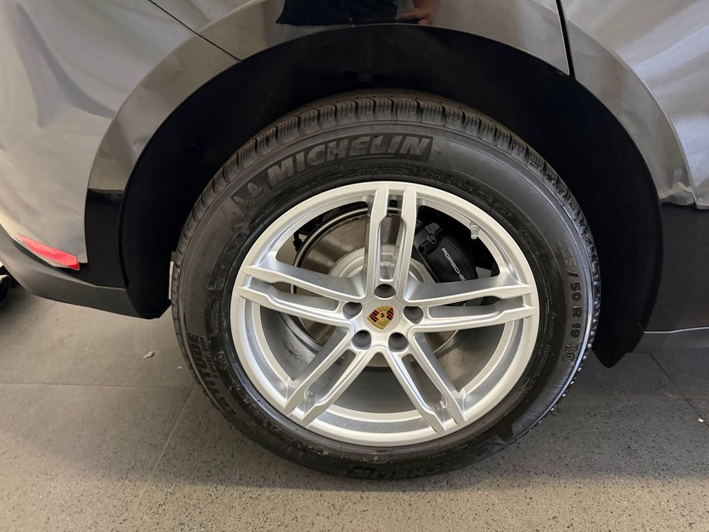New 2026 Porsche Macan AWD/4WD image 12