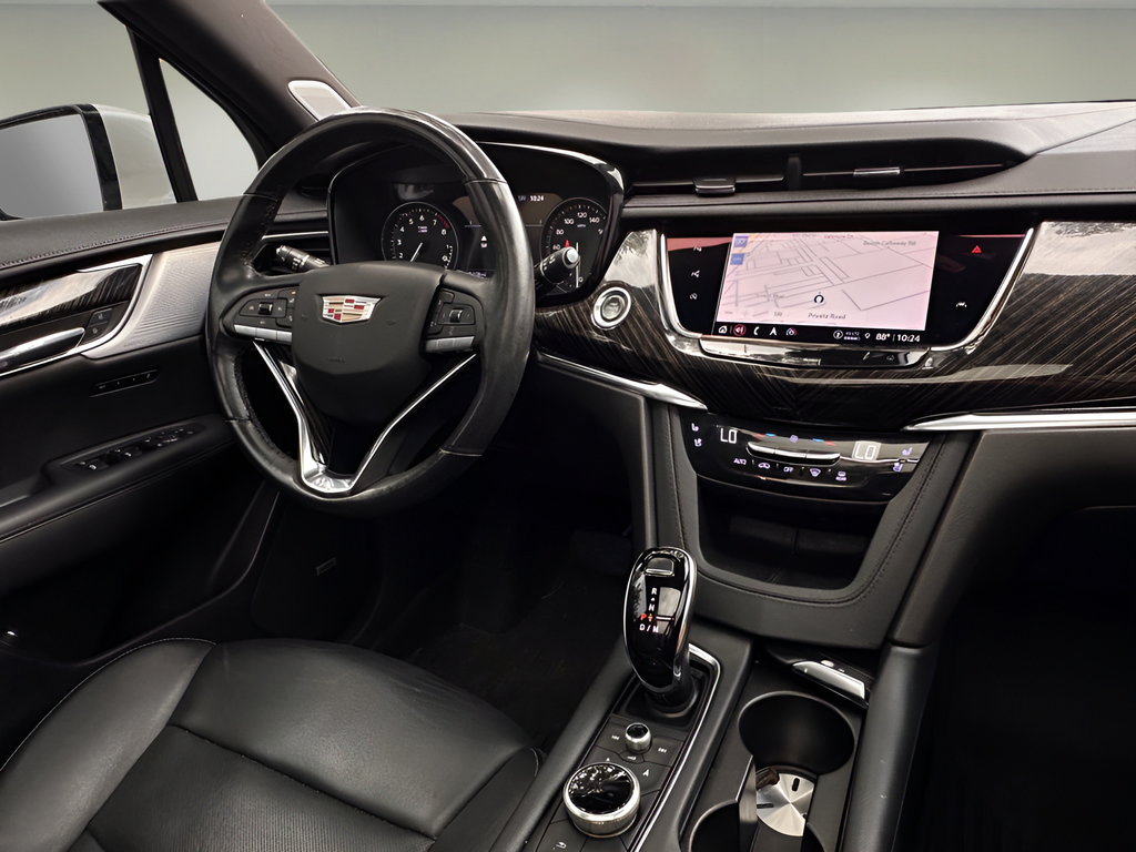 Used 2022 Cadillac XT6 Premium Luxury w/ Technology Package FWD image 6