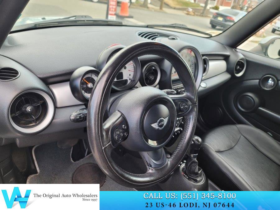 Used 2011 MINI Cooper Convertible image 18