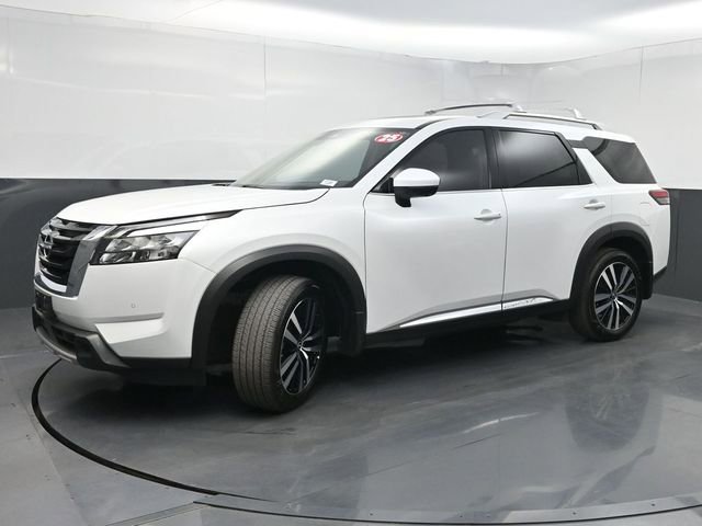 Used 2025 Nissan Pathfinder Platinum w/ Cargo Package FWD image 5