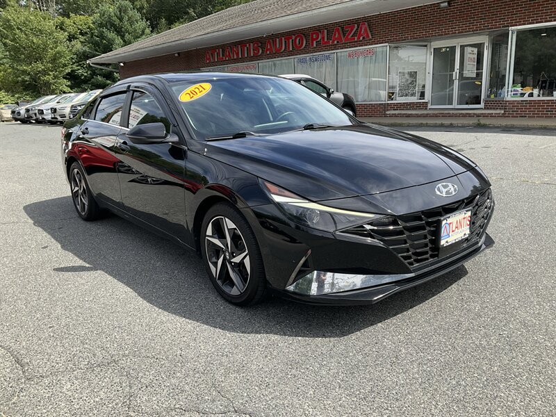 Used 2021 Hyundai Elantra SEL w/ Convenience + Premium Package FWD image 3