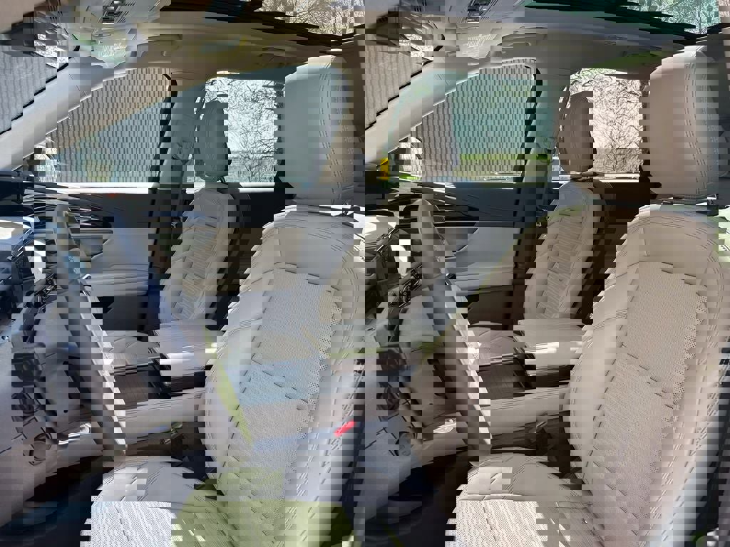 Used 2025 Lincoln Nautilus Reserve AWD/4WD image 10